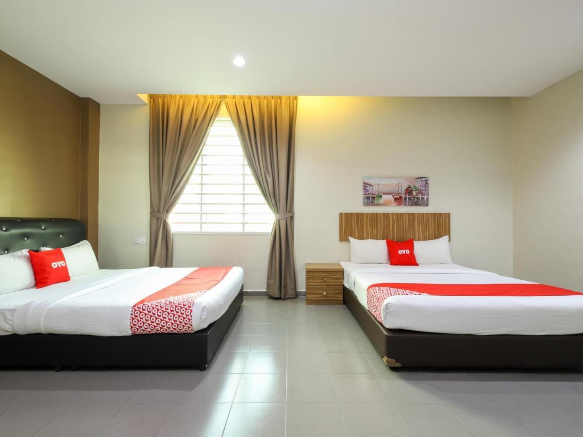 OYO 89839 Riaz Hotel Malacca Kültér fotó