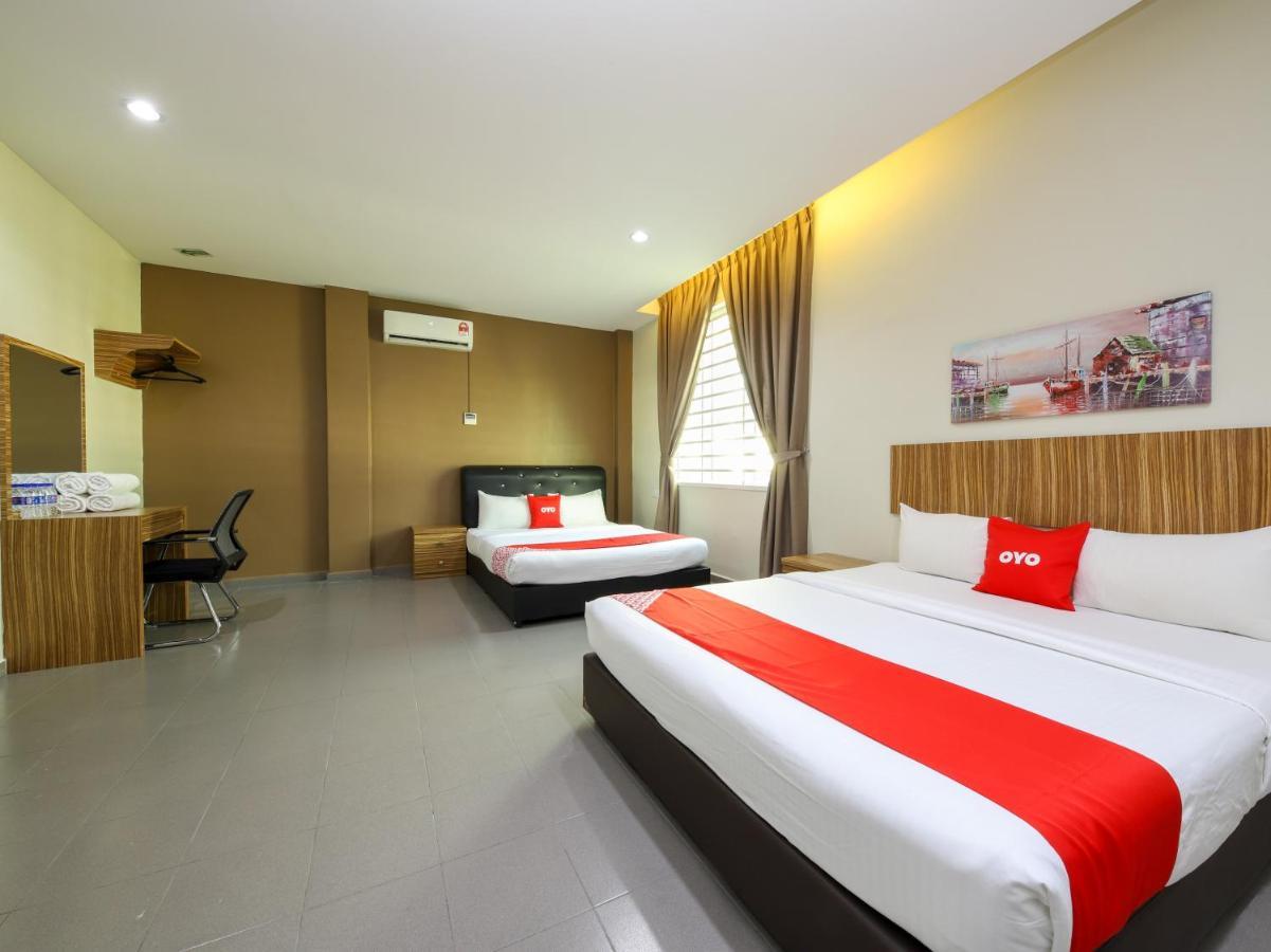 OYO 89839 Riaz Hotel Malacca Kültér fotó