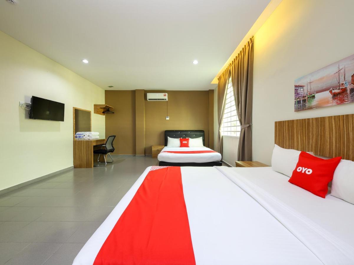 OYO 89839 Riaz Hotel Malacca Kültér fotó